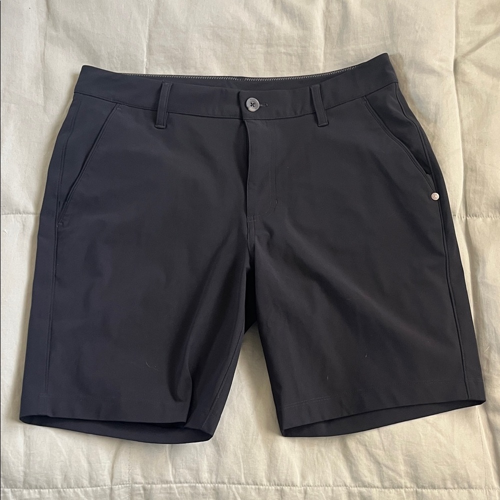 Men's Deep Navy Vuori Shorts